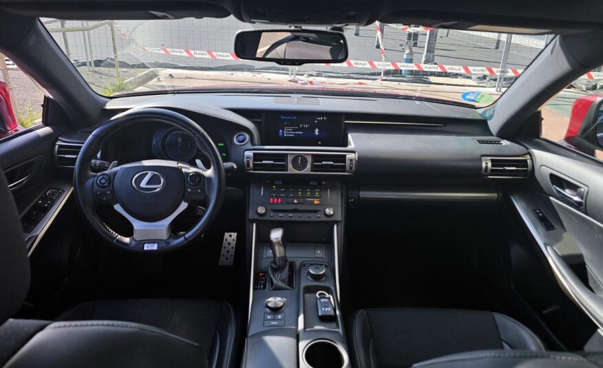 LEXUS IS 300h