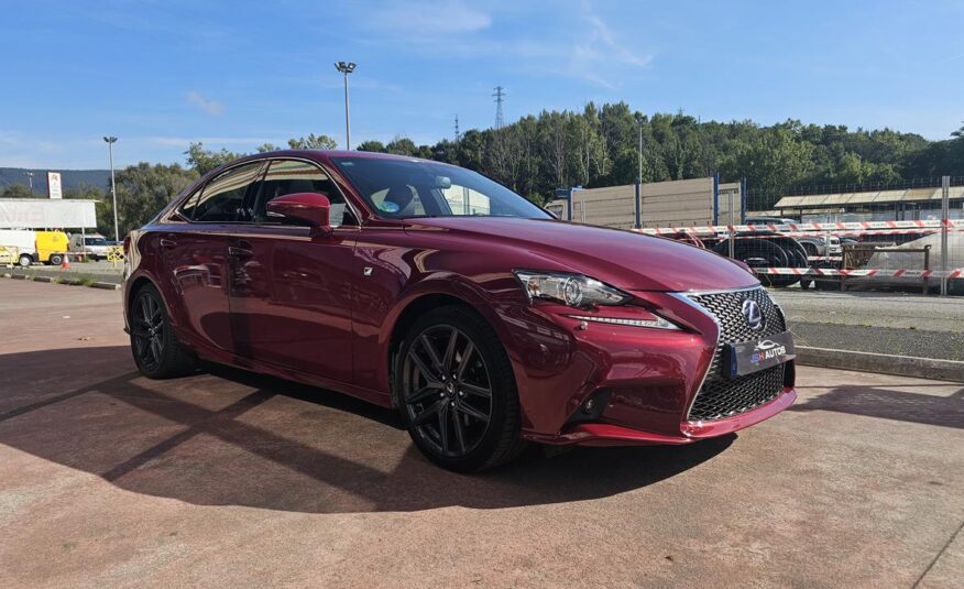 LEXUS IS 300h