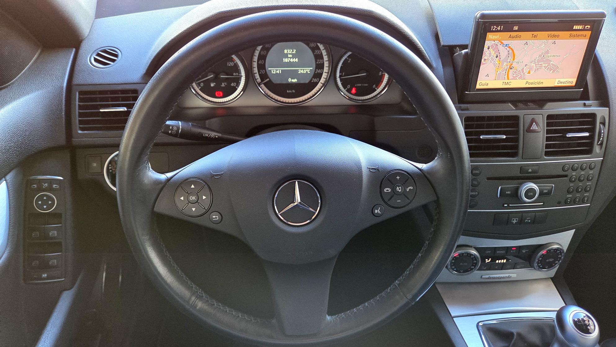 MERCEDES BENZ C220d