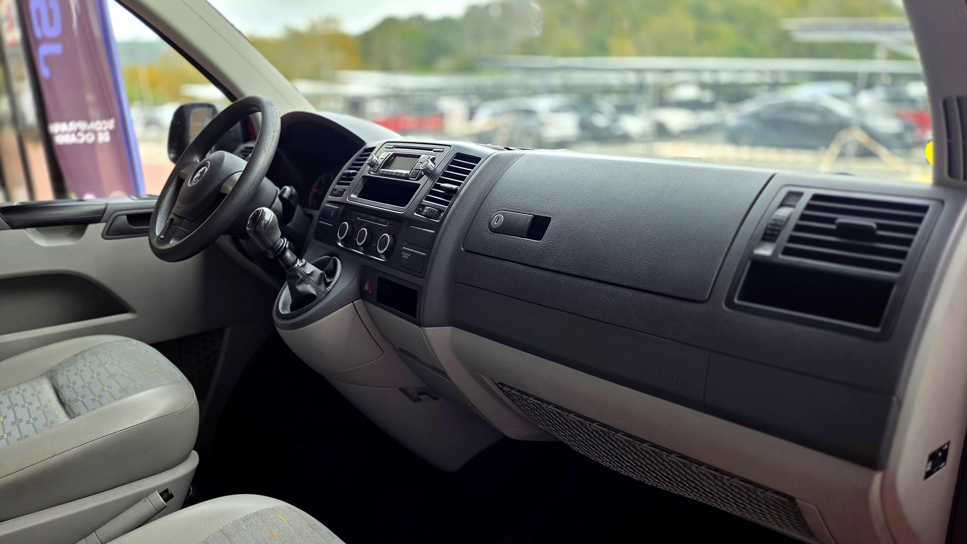 VOLKSWAGEN TRANSPORTER T5