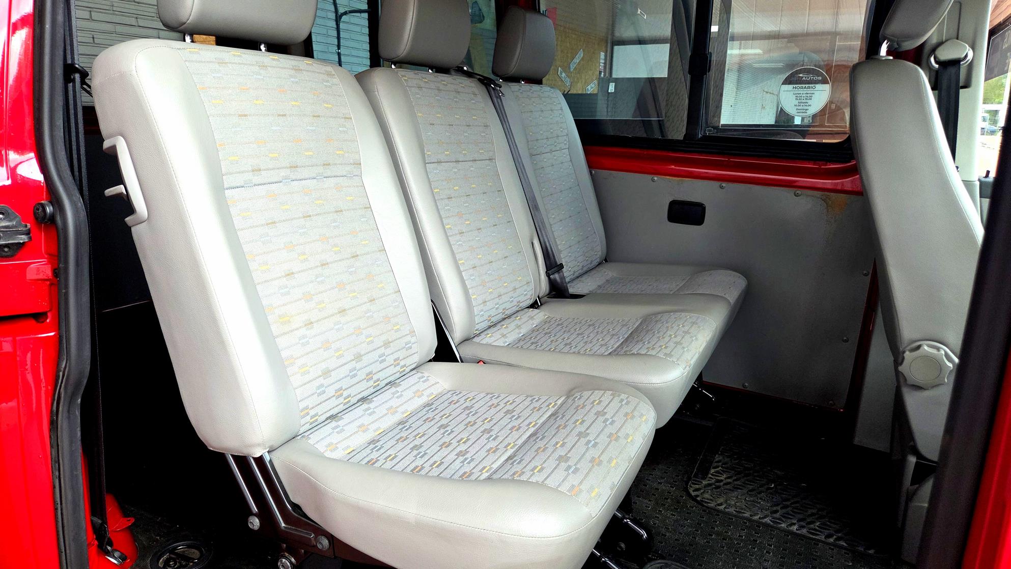 VOLKSWAGEN TRANSPORTER T5