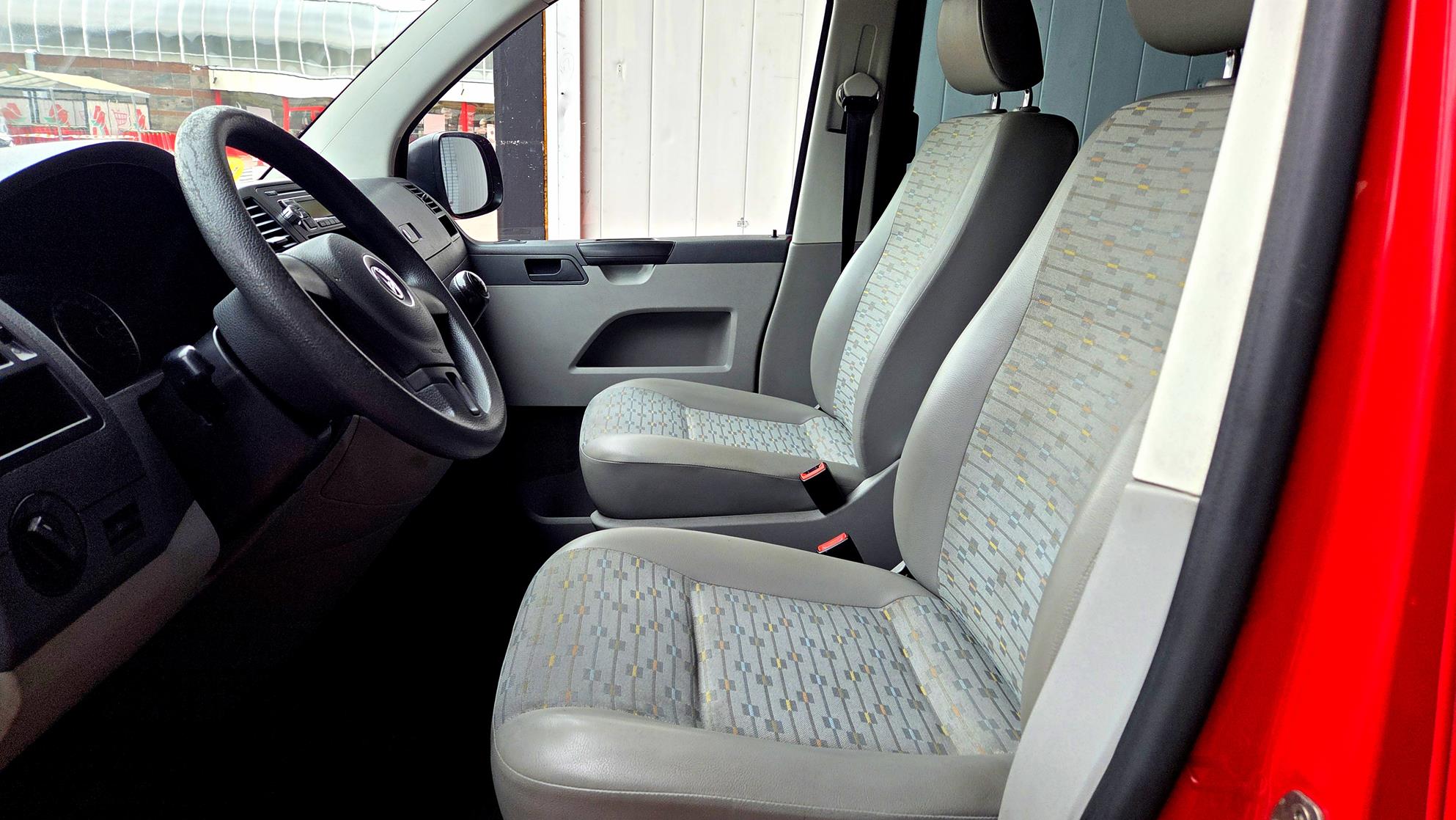 VOLKSWAGEN TRANSPORTER T5