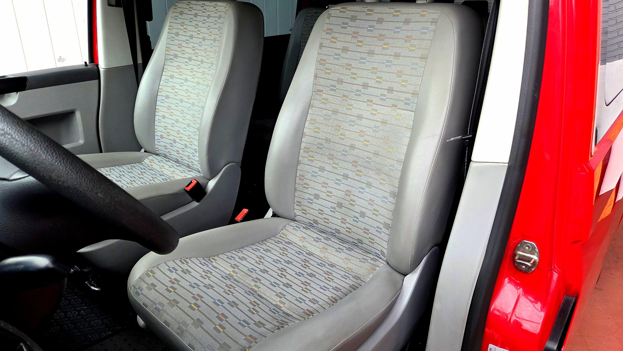 VOLKSWAGEN TRANSPORTER T5