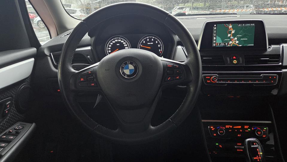 BMW 218i GRAN TOURER