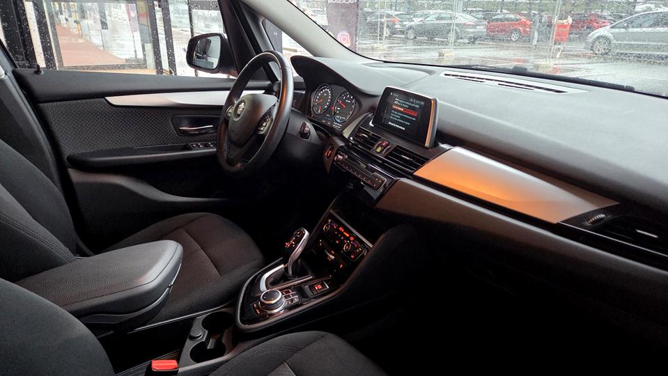 BMW 218i GRAN TOURER