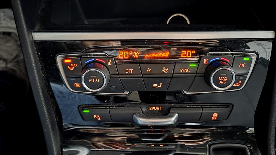 BMW 218i GRAN TOURER