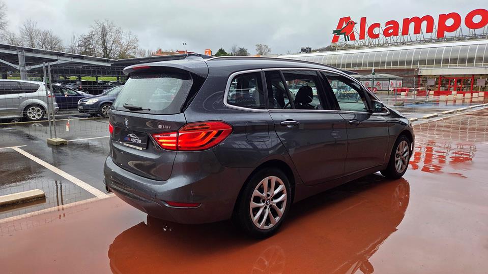 BMW 218i GRAN TOURER