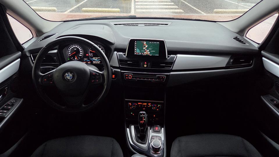 BMW 218i GRAN TOURER