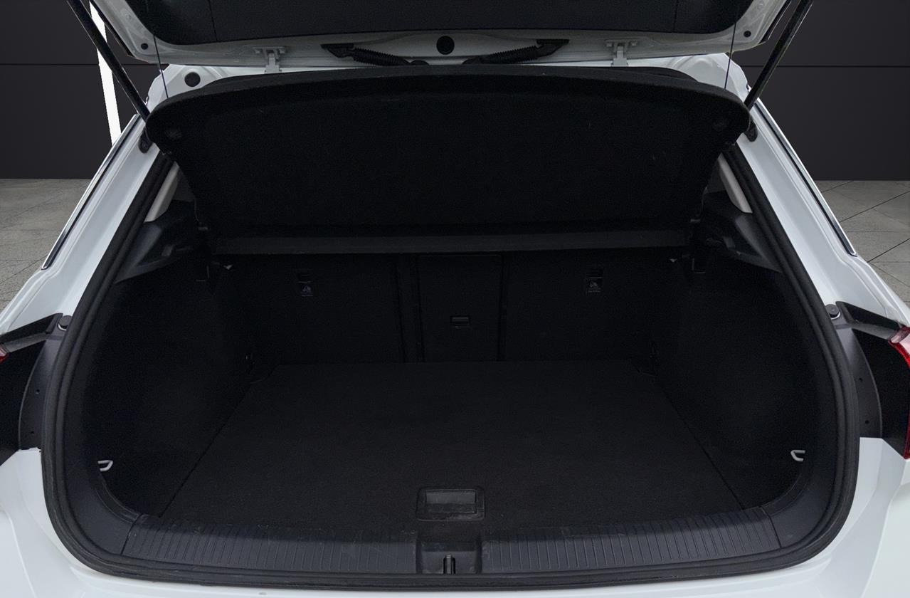 VOLKSWAGEN T ROC R-LINE