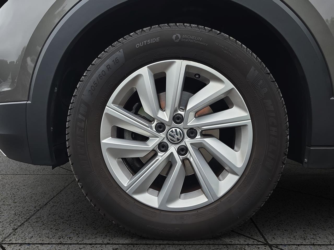 VOLKSWAGEN T-CROSS
