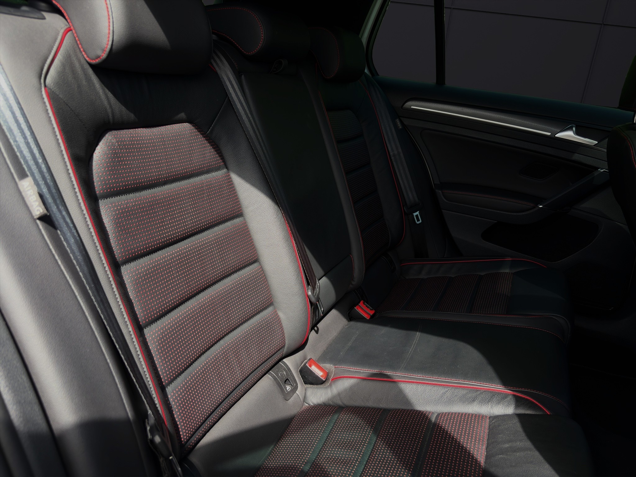 VOLKSWAGEN GOLF GTI 7,5