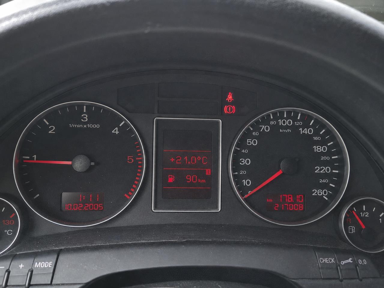 AUDI A4 AVANT