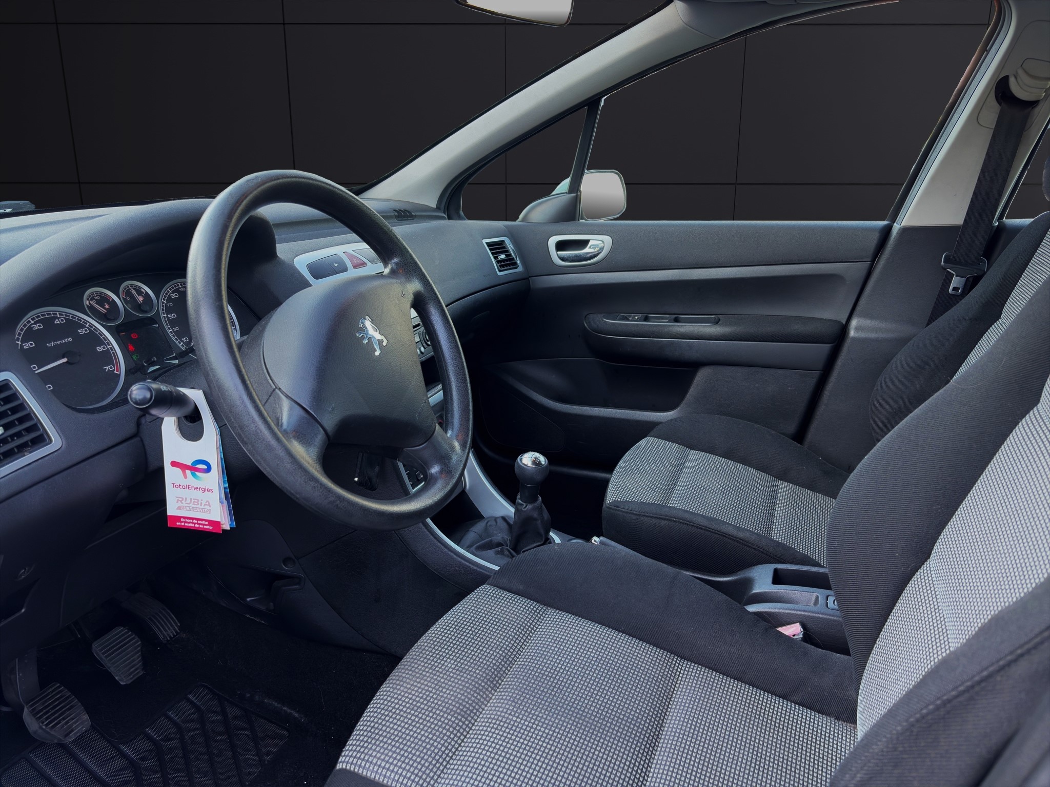 PEUGEOT 307