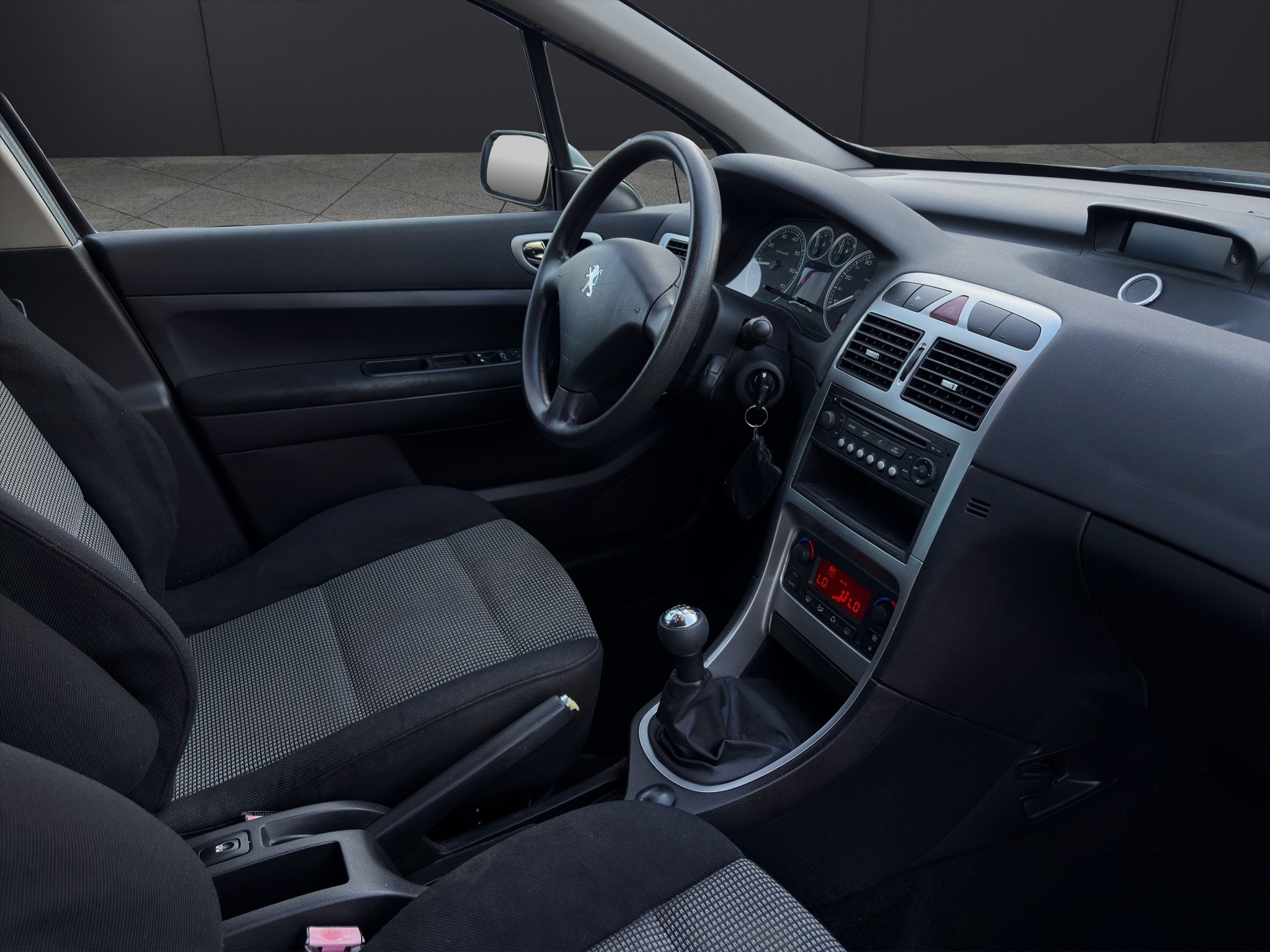 PEUGEOT 307