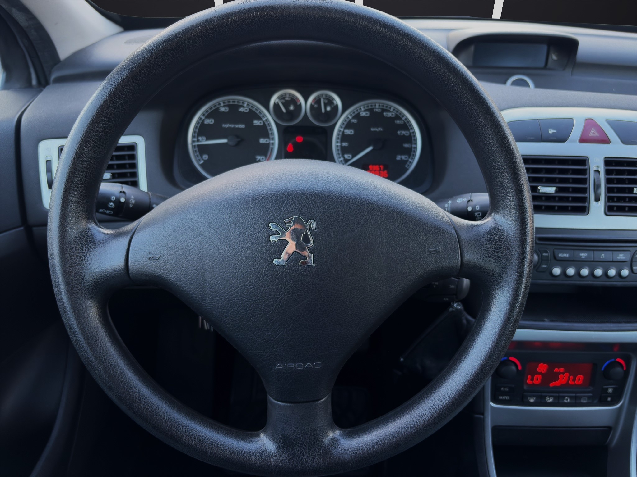 PEUGEOT 307