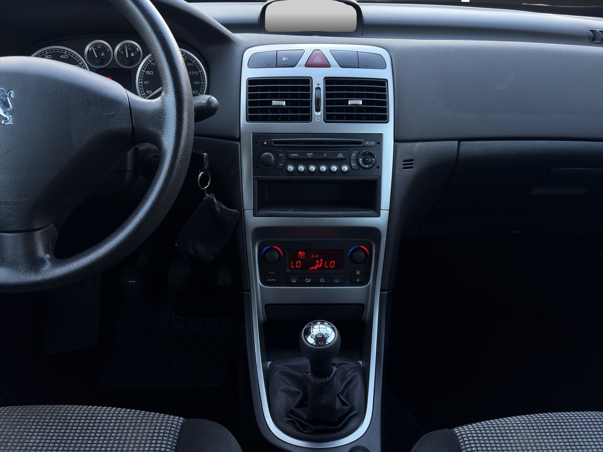 PEUGEOT 307